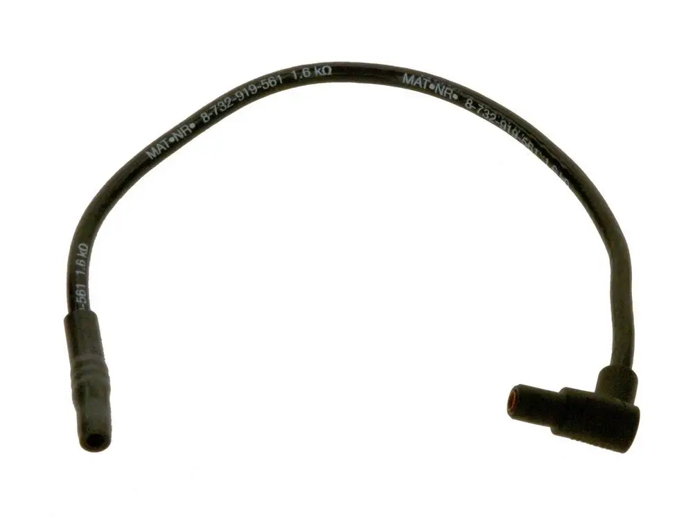 Schwarzes Kabel mit zwei Steckverbindern, typischerweise verwendet in Zündsystemen, mit Herstellerangabe Bosch sichtbar.